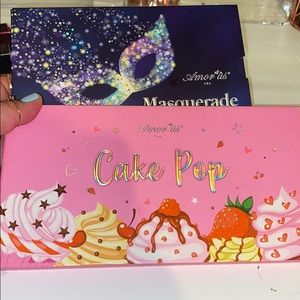 Amor Us MakeUp Palettes